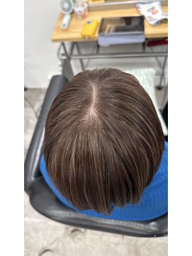 ジーレ(jiire) 白髪ぼかし×すっきりショート