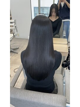 エラ(Ella) 髪質改善×グレーブラック