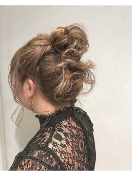 ヴァンクシー バイ ルナ(VANKCY by Luna) 【neolive plus 向ヶ丘遊園】抜け感アリ！なラフお団子アレンジ