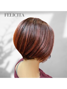 フェリシータ ミューズ(FELICITA musse) 【FELICITA】レッドハイライト×ミニボブ