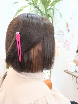 ラグラスヘア(LAGRAS HAIR) インナーカラーのうるつやボブ