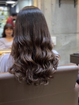 ロダット 横浜(LODAT by little) コテ巻き風パーマ【LODAT横浜】