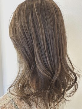 ルッソ チアロ(Lusso chiaro) グラデーションカラー　パールグレージュ