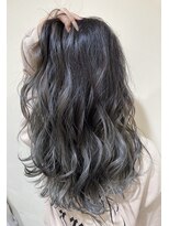 ヘアースペース ブイ(hair space V)&nbsp;シルバーグラデーション