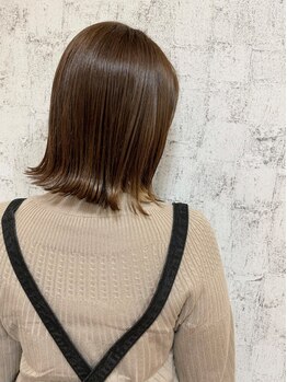イング(ing)の写真/【夙川徒歩2分】「綺麗な退色」が楽しめる♪色素が濃く、固く見えやすい髪も柔らかな淡い発色を叶えます！