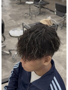 オム ブランシェ(HOMME BLANCHE’) 【KAZUKI】メッシュ×ツイストパーマ