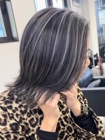 キラ 渋谷(KILLA)&nbsp;ツヤ髪スタイル/ミディアムレイヤー/ブルージュ/グレージュジュ