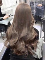 エル バイ アンキシム(elu by AHNKISM)&nbsp;韓国風レイヤーカット似合わせ顔まわりくびれ心斎橋