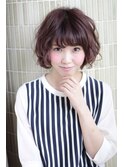 顔型を選ばないアンニュイカールショート