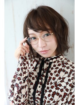 アバント(avant) ボブとメガネ