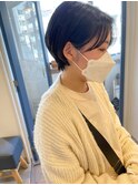 20代30代 大人ハンサムショート小顔耳かけ丸み 束感ショート