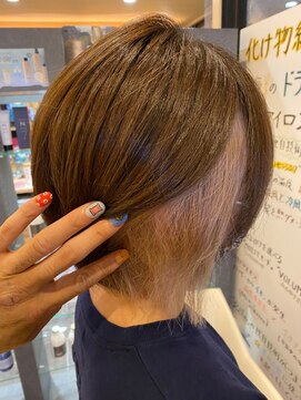 アイコニック 日進梅森台店(ICONIQ) インナーカラー★ミルクティベージュ×艶ボブ