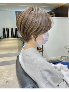 バンプ ギンザ(BUMP GINZA) グレージュカラー/ショートボブ/シルキーベージュ【中村】