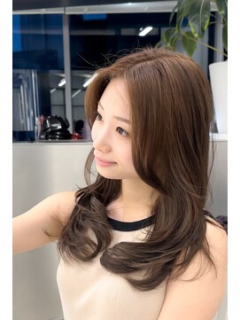 ヴァイス 新宿店(VAICE) オリーブベージュ/レイヤーカット［新宿/センターパート］