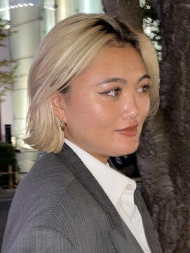 ビュートリアム265(BEAUTRIUM 265) 海外風癖毛活かしボブ/ハイトーンベージュカラー/くびれ前髪