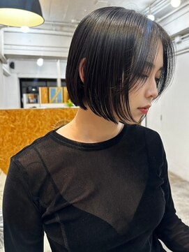 ハニー 町田(HONEY) イメチェン 美髪 外ハネボブ ホワイトブロンド ワイドバング3