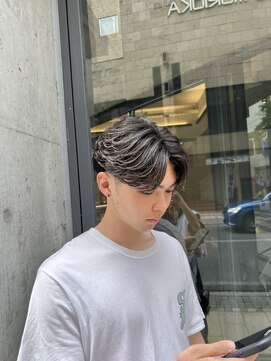 アウラ(AURA) フェザーショート