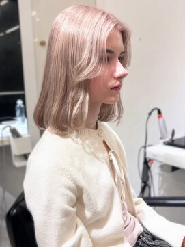 ランテルディ 渋谷(LANTERDIT) ハイトーン ケアブリーチ ペールピンク 顔周りカット 艶髪 20代