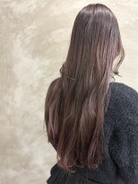 レンネ(Renee)&nbsp;色気溢れるロングレイヤー×ガーリーなピンクブラウン