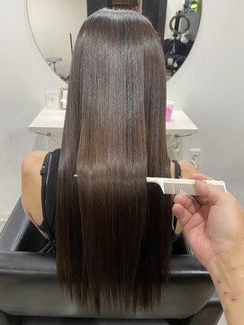 トーンダウンで艶々♪髪質改善カラーエステ