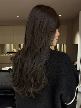 オリーブグレージュ/透明感カラー/レイヤーカット/恵比寿駅