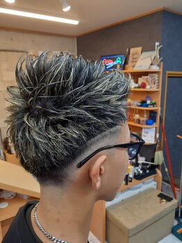 レオ(LEO)の写真/夏のメンズヘアースタイルはスキンフェードで決まり！清潔感と男らしさを両立◎