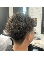 ヘアサロン大野 ニューオータニ ザ メイン店&nbsp;メンズパーマ×２ブロックの王道スタイル