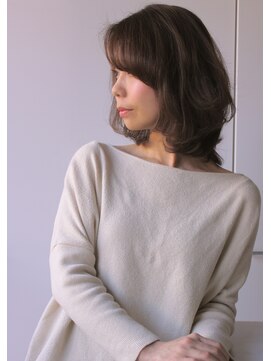 シャカ(SHAKA) 大人可愛いオフィスタイル☆ひし形シルエット 無造作カール