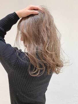 アッシュ 武蔵小金井店(Ash) ふんわりやわらかミルクティーベージュ