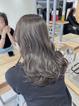 サイ(sai) グレージュ　韓国風　暗髪　ブリーチなし