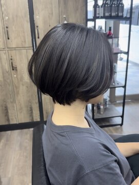 ヴィフ 大船(VIF) ショートヘアショートボブカット大船駅鎌倉黒髪グレー