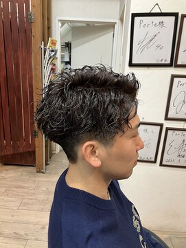 ボナセーラ ポルテ(Buonasera Porte) 七三パーマスタイル