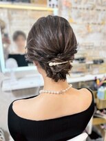 結婚式 二次会 お呼ばれ アップスタイル×パールアクセ