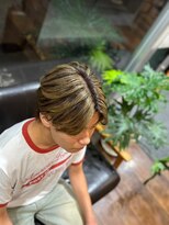 ヘアーワークス ボナ(HAIR WORKS bona.)&nbsp;大人の男のセンターパート バイカラー メッシュ