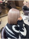 透明感ミルクティーベージュ×切りっぱなしボブ