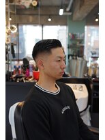 タイト スワッグ バーバーワークス(TIGHT SWAG BARBERWORKS)&nbsp;スキンフェード×サイドパート