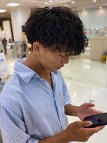 シャルムバイケンジ(Charm.by KENJE)&nbsp;波巻きシャドウパーマツイストスパイラル無造作銀座メンズパーマ