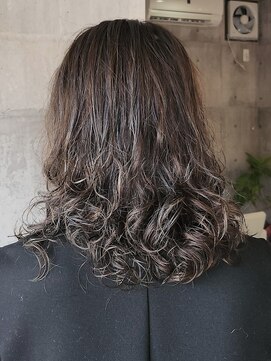 ダコタバイメロウ(DAKOTA by MELLOW) ストレートカール