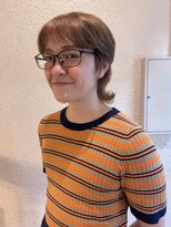 繭 マレットカットとベージュブラウン