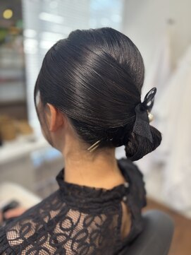 ヘアーアンドメイク ルシエル(hair&make Luxiel) タイトシニョン☆ヘアアレンジ