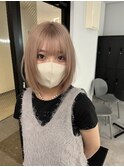 ハイトーン×ミルクティーベージュ×ボブ×透明感ブリーチカラー