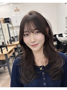 大人可愛いミディアムレイヤー/新宿