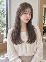 カリネバイフィエル(CALINER by Fier)&nbsp;顔周りが揺れる艶感ロングレイヤー