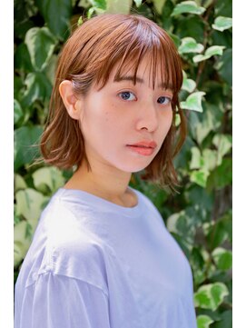 スリーヌーン(THREE noon) 外ハネミディアム×オレンジベージュ