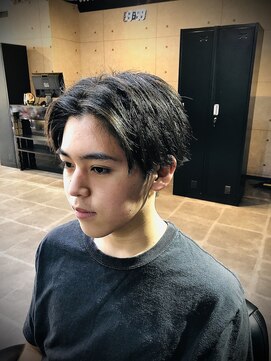 アルファベットシーガム(C gam) 真ん中分け2020　センターパート