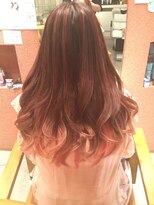 ヘアメイク ビアンエートル(hair make bie etre) ピンクグラデーションカラー巻きおろし