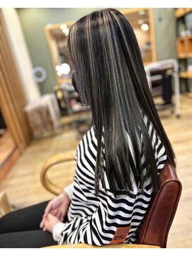 ヘアーコレット(hair Colet) コントラストシルバーバレイヤージュストレート