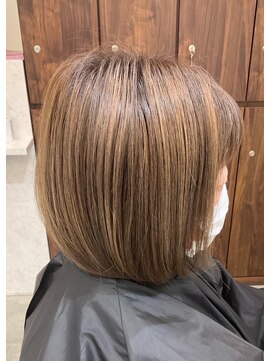 オンカラー(ON.COLOR) 大人グレージュハイライトショート