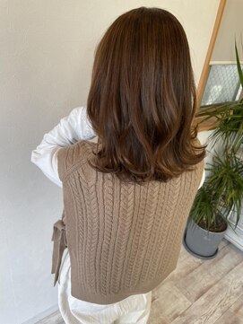 ラテ ヘア リリィ(latte hair lily) 大人可愛い/外はねボブ