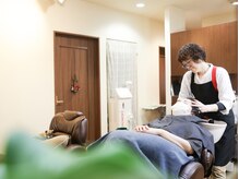 トータルビューティ ブラッシュの雰囲気（ヘアマスクで髪の土壌である頭皮をマッサージ♪毛先まで艶髪に）